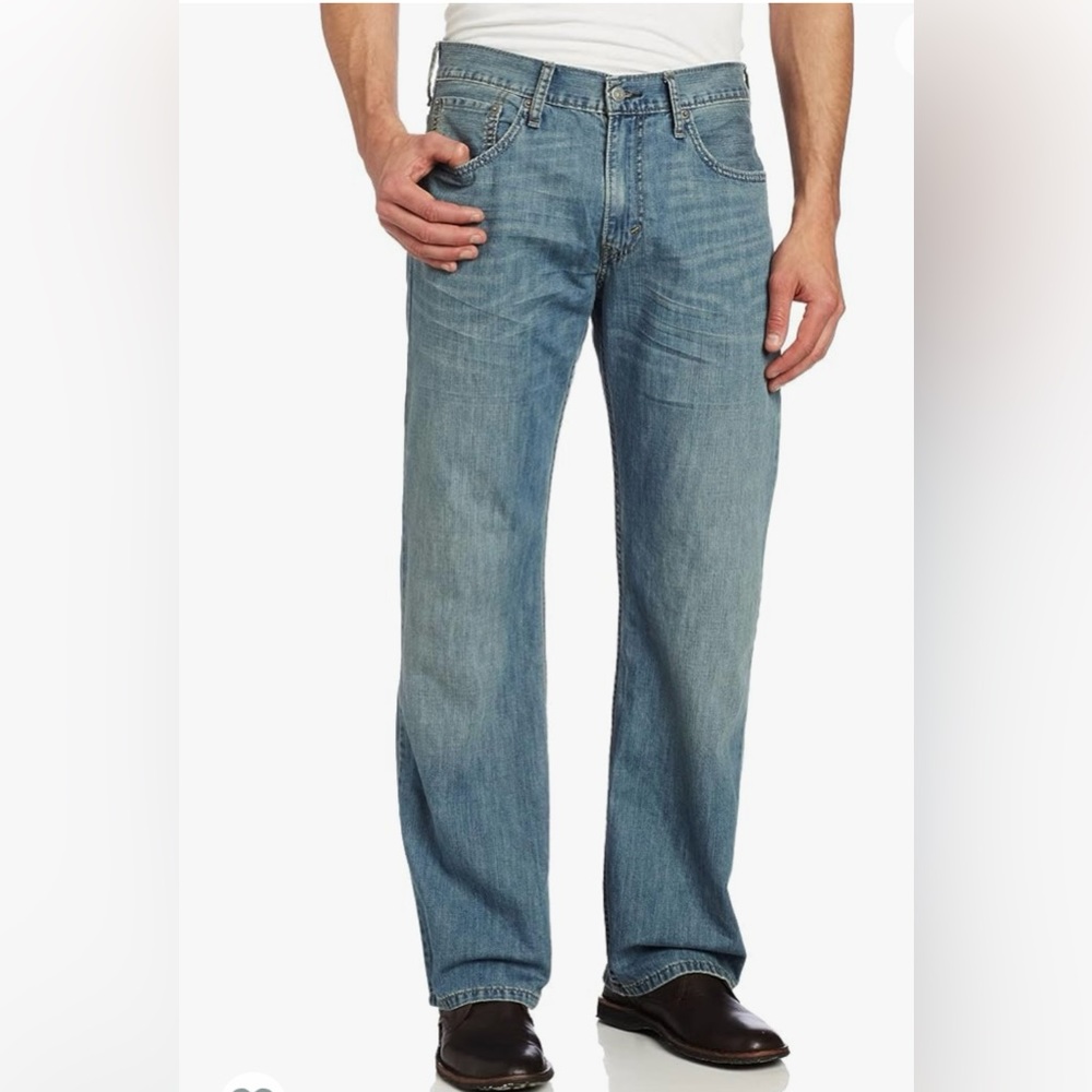 Levi’s 569 men’s 38/32 loose fit, straight leg denim jeans